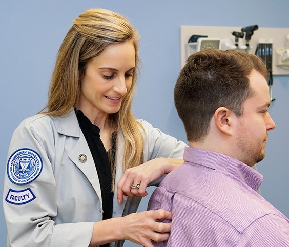 Family Medicine practitioner conducting a regular check up